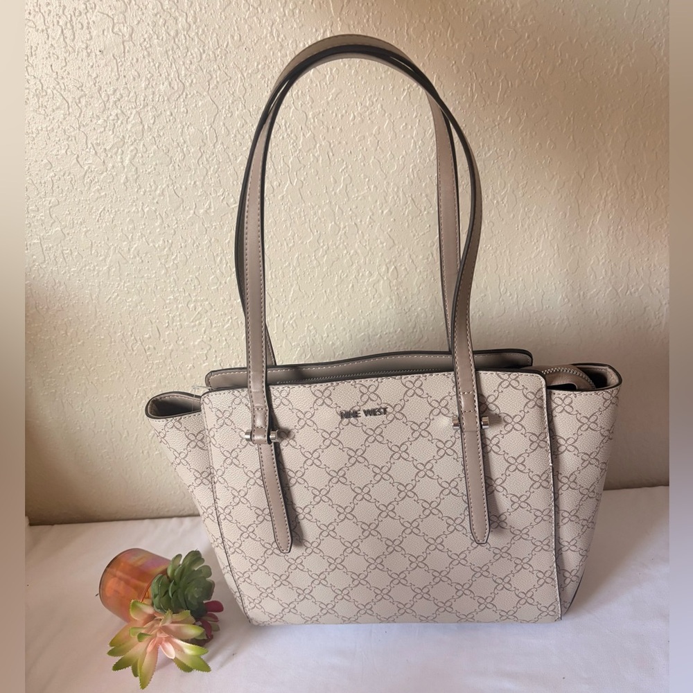 Nine West Beige Patterned Tote